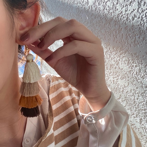 ❤️🔥𝕤𝕒𝕝𝕖❤️🔥 tassels earrings - Picture 3 of 4